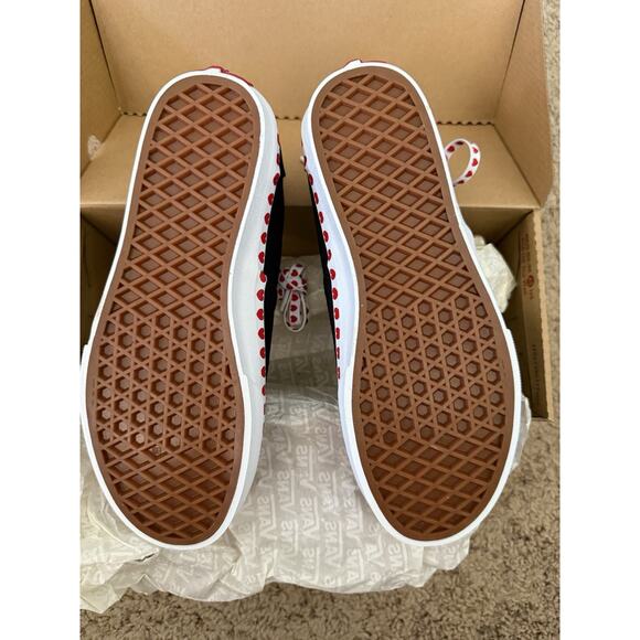 Vans Doheny Black White Red Heart Foxing Girls Lace Up Sneaker Shoes Size 5